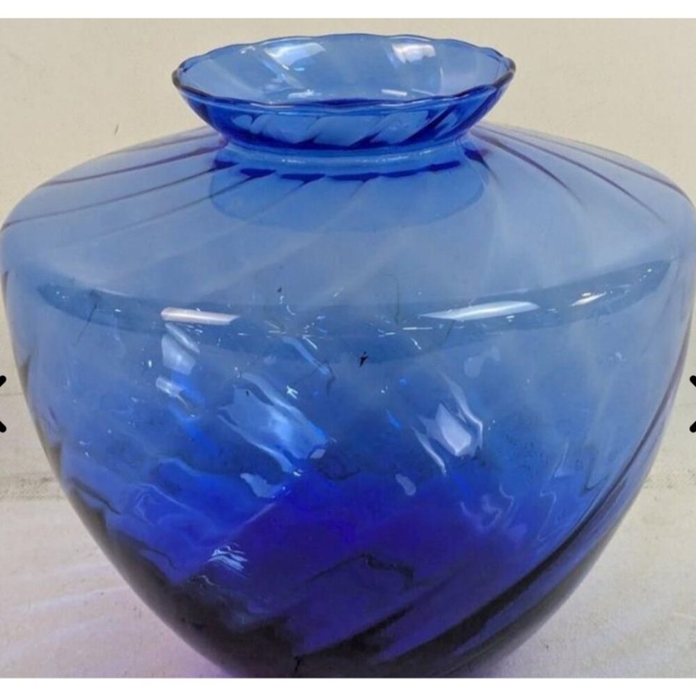 Vintage IVV Italy Blue Swirl Art Glass Vase 9" Tall Handcrafted Collectable Piec